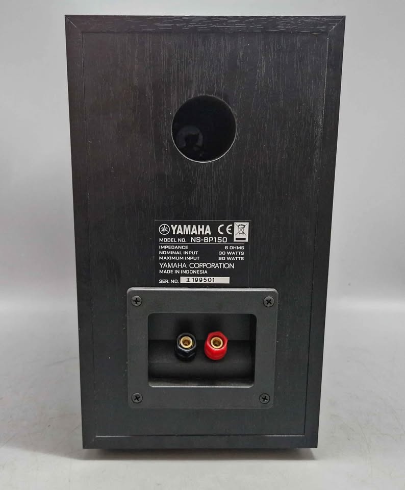 Yamaha NS-BP150 Bookshelf Speakers - Fully Working & Great Sound