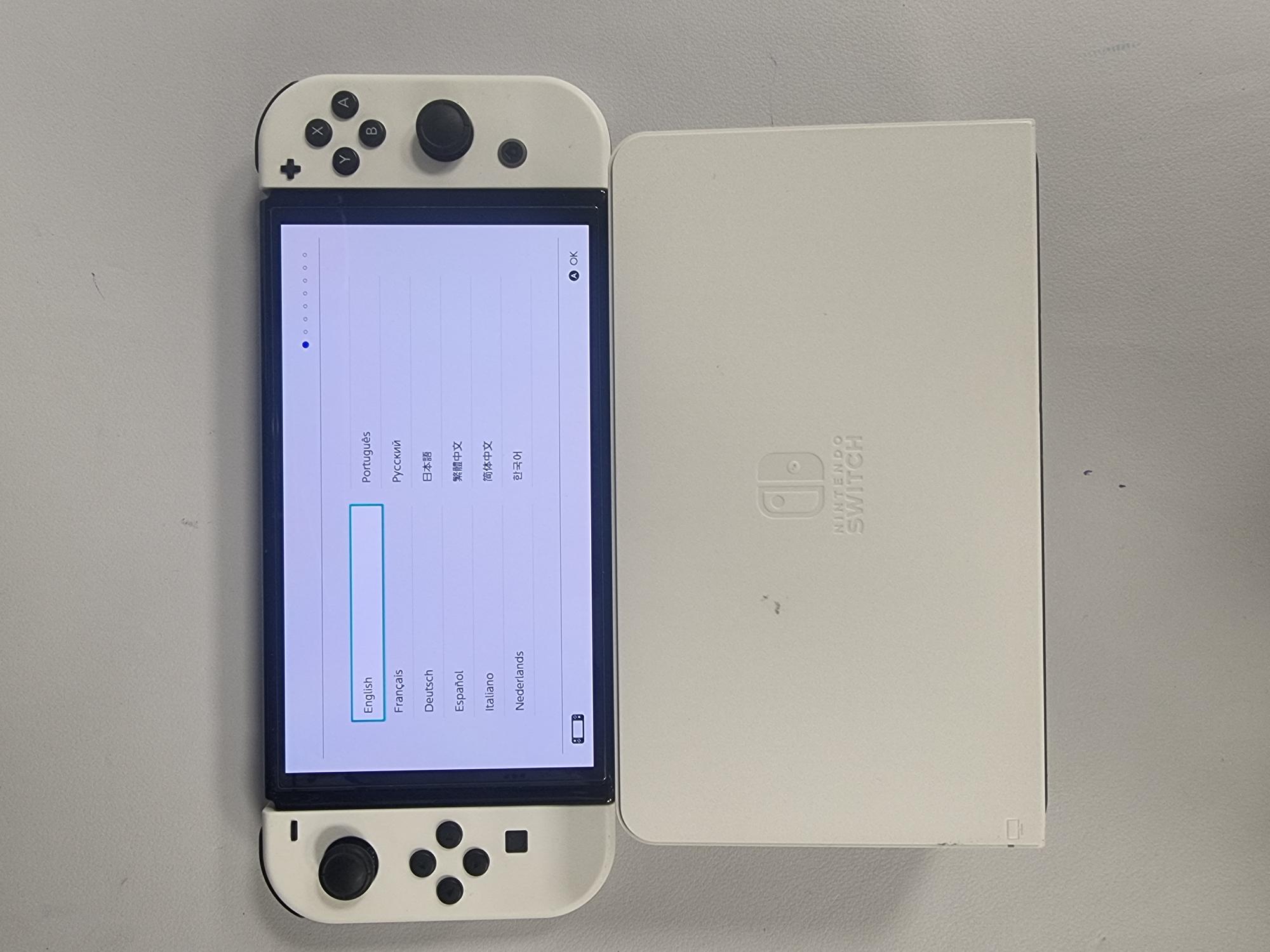 Nintendo Switch Oled Model Heg-001 Handheld Console White