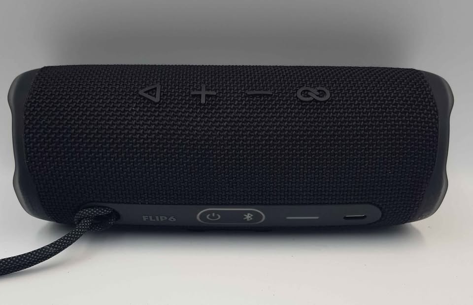 JBL flip 6 Wireless portable speaker black unboxed