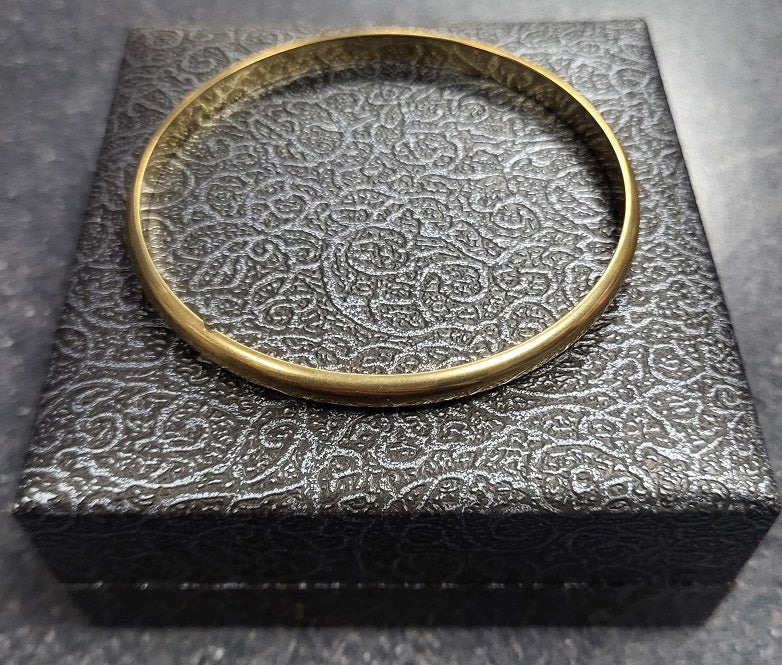 9ct Yellow Gold Bangle - 7.8g