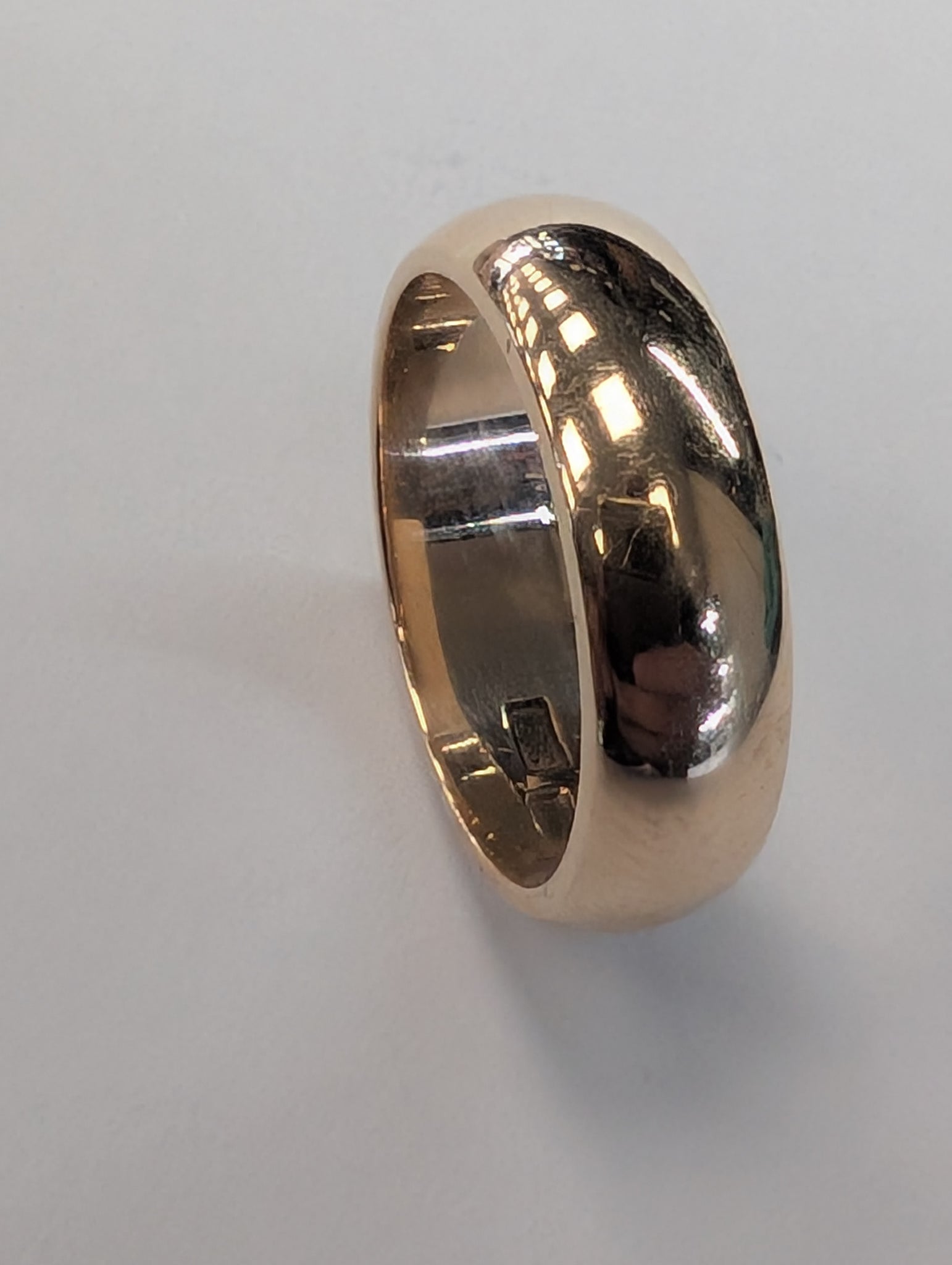 9ct Gold Wedding Band Ring - Size O 1/2