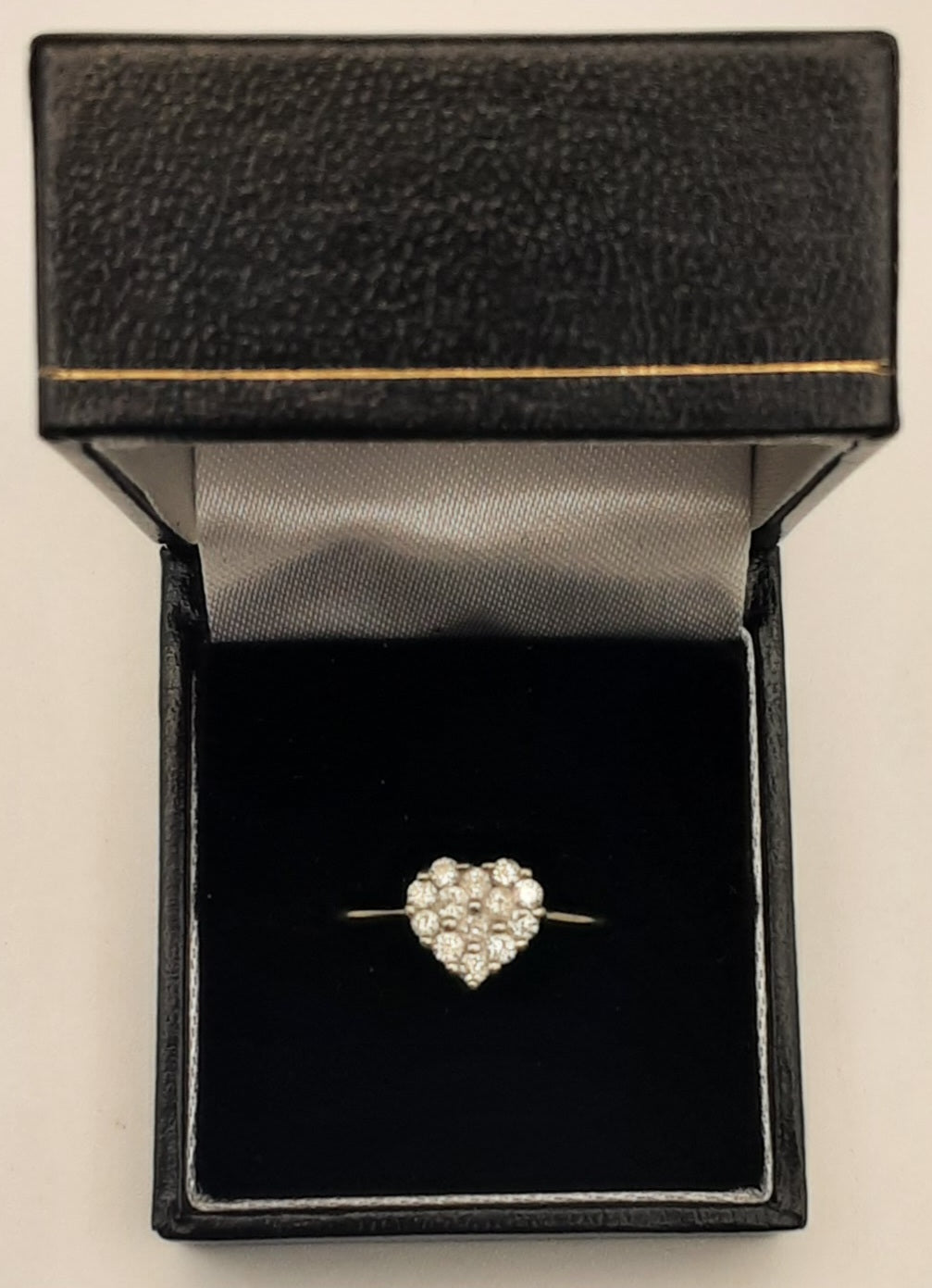 9ct gold heart ring size M