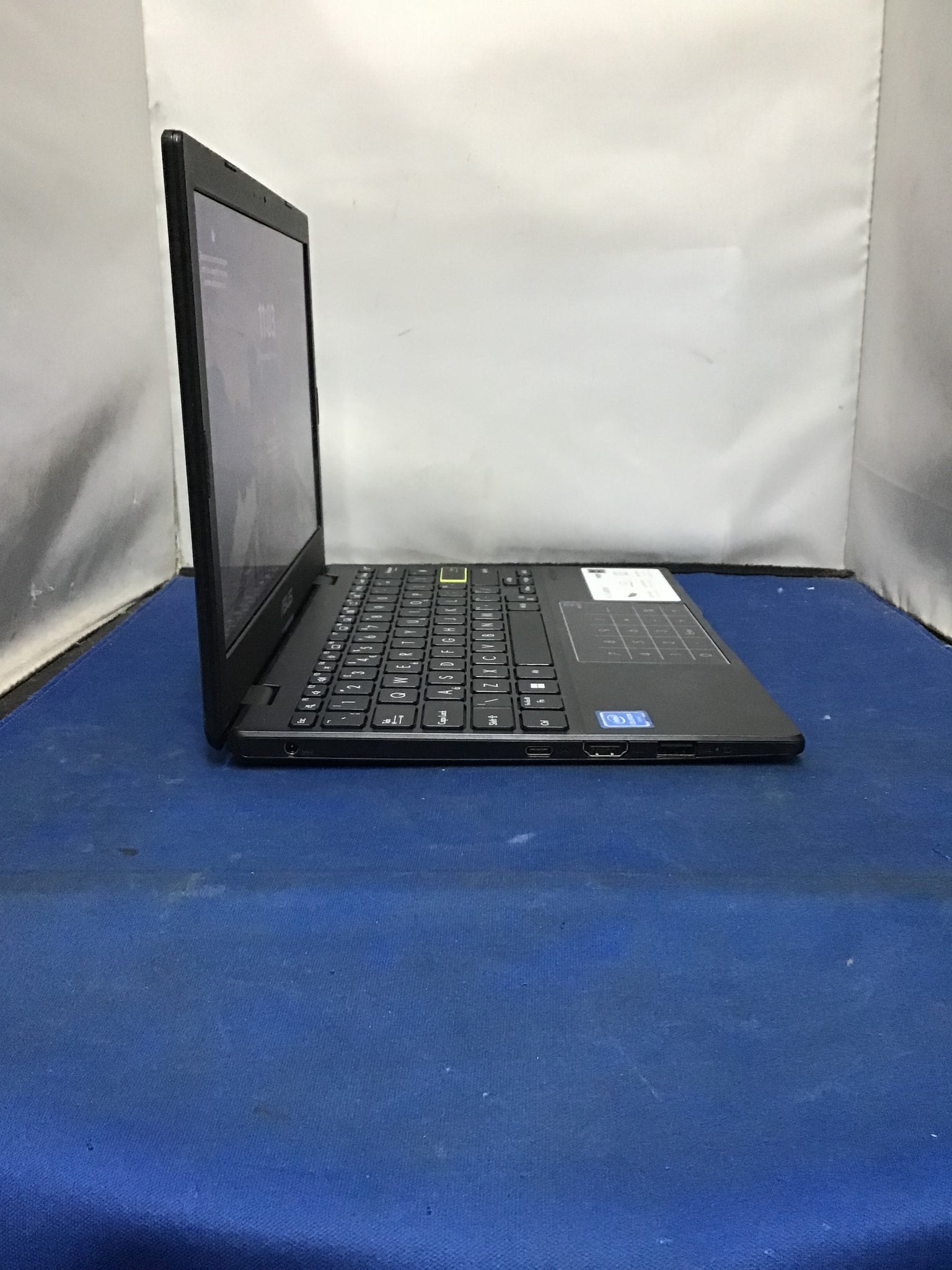 Asus Laptop - Windows 11