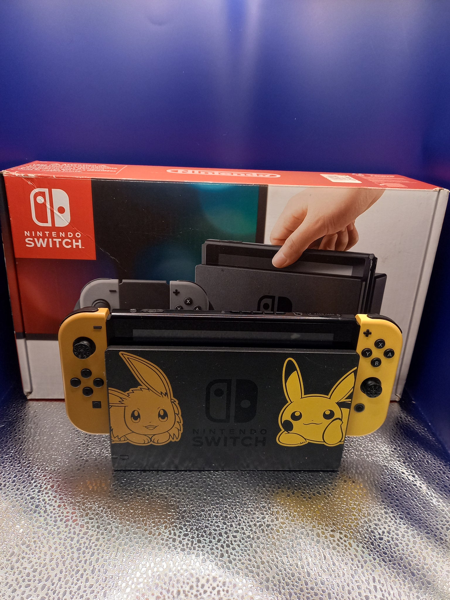 Nintendo Switch Console Pokemon Let's Go Pikachu Limited Edition **READ DESCRIPTION**