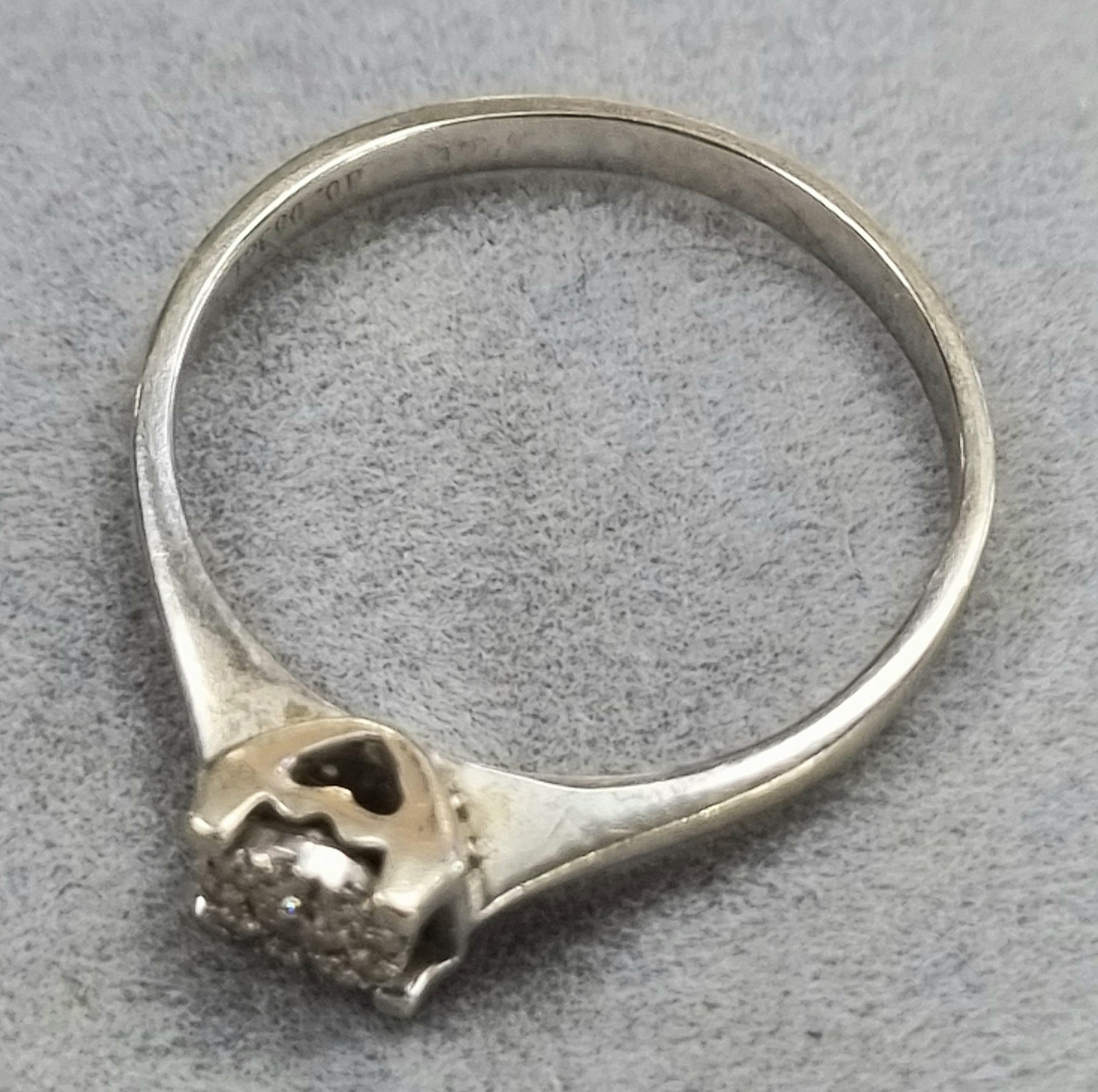18ct White Gold Diamond Ring Size "L"