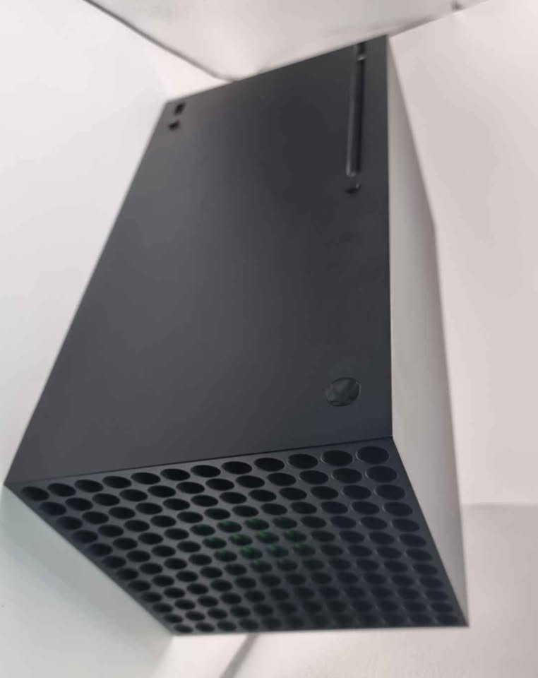 Microsoft Xbox Series X 1TB Console Black - Unboxed With Black Controller & wires