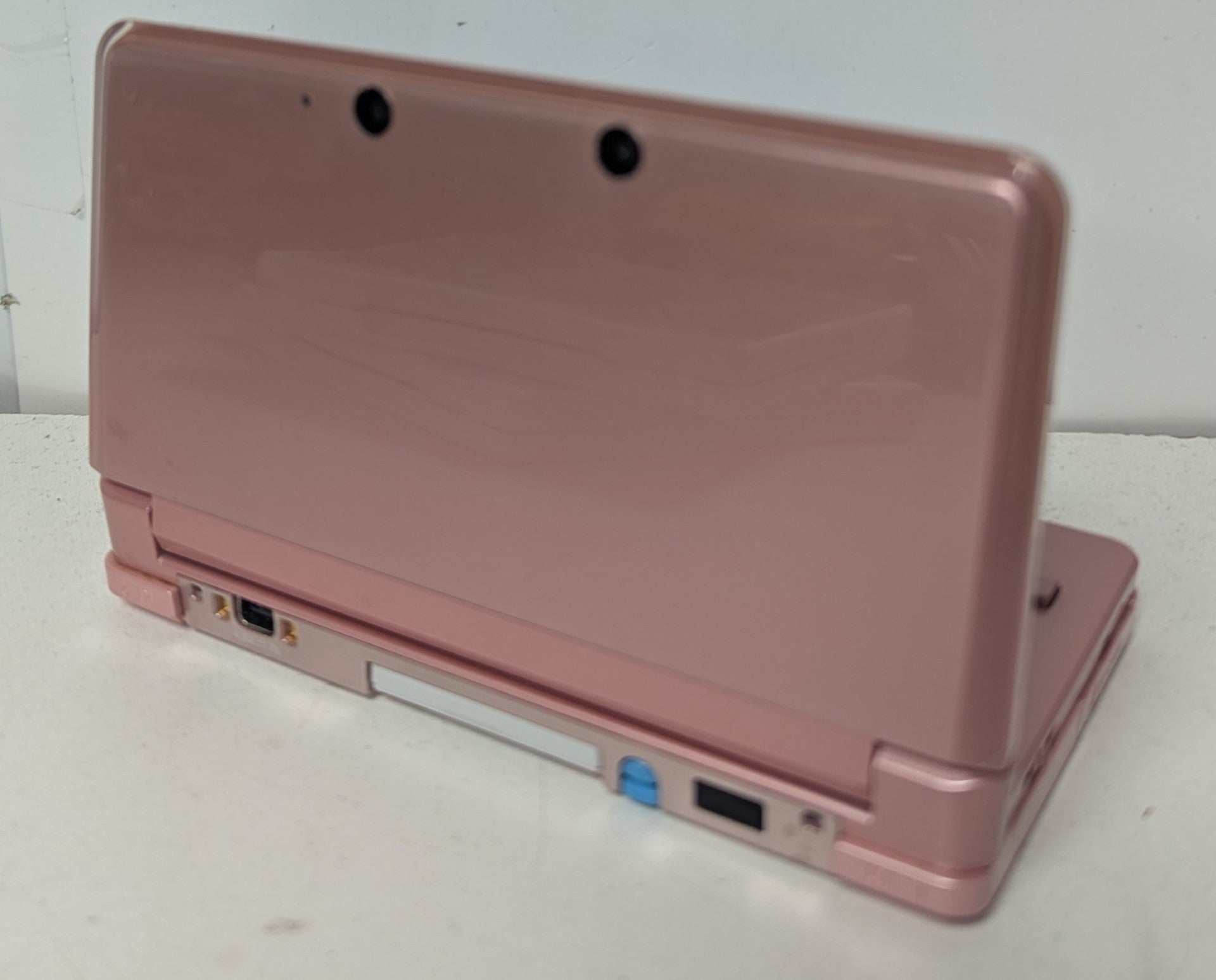 Nintendo 3DS Console Pink & 2 Games