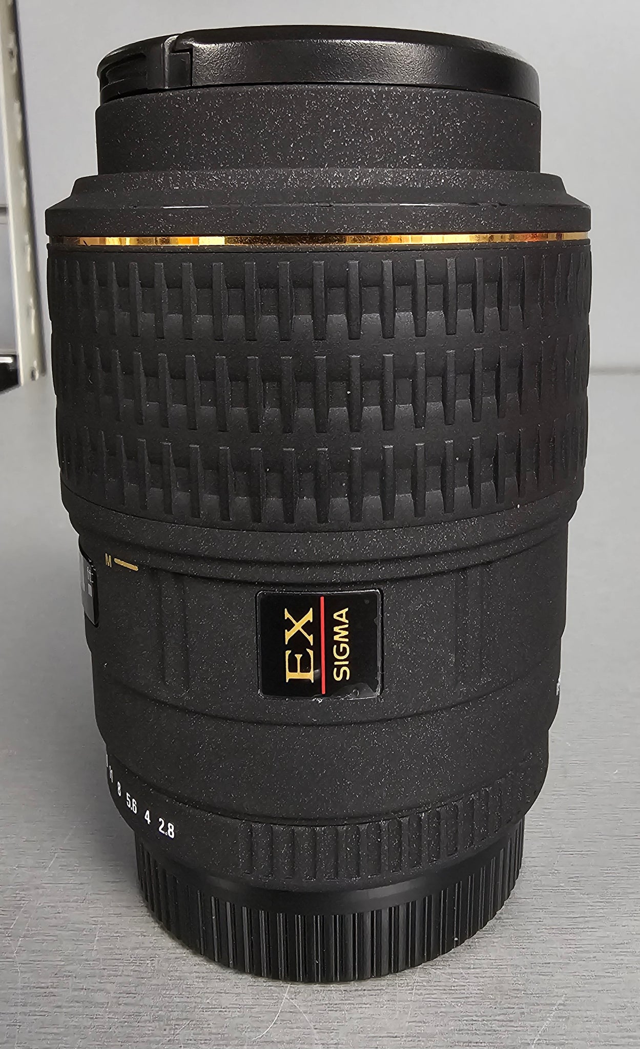 Sigma 105mm f/2.8 EX Macro - Sigma SA Fit