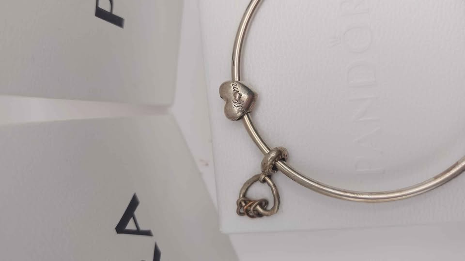 Pandora Bangle shooting star plus 2 Charms Boxed 16.03g 925