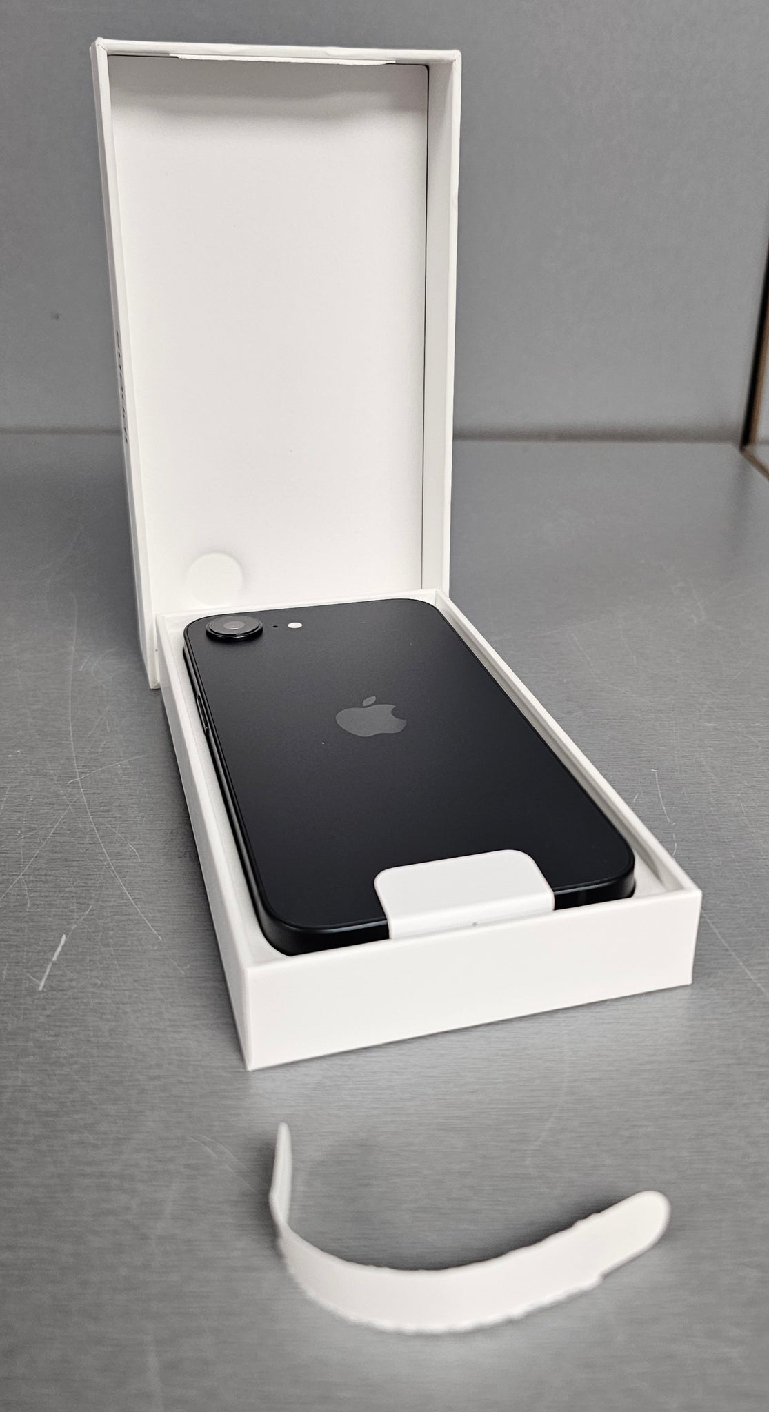 Apple iPhone 16e 128GB Black **Any Network**
