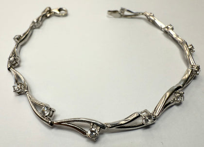 9ct White Gold Bracelet with stones 7.5