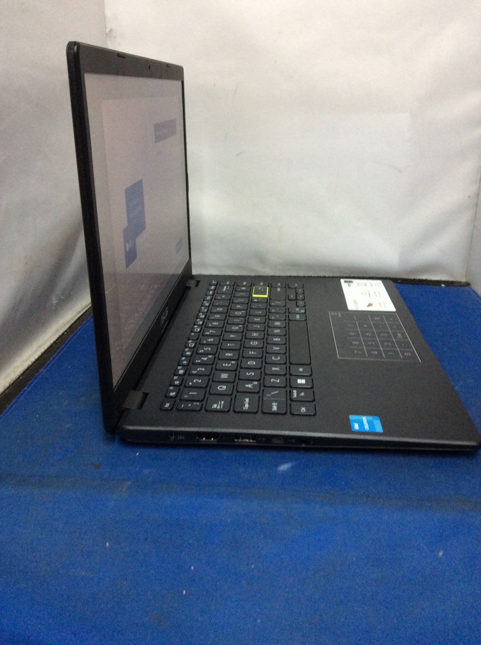 Asus Laptop 120GB Storage 4GB Ram