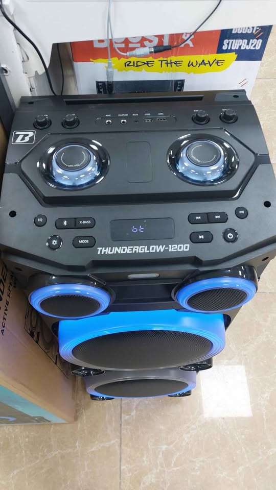 Thunder glow-1200 active speaker 1000w with LED lights & Bluetooth Boxed black **COLLECTION ONLY**
