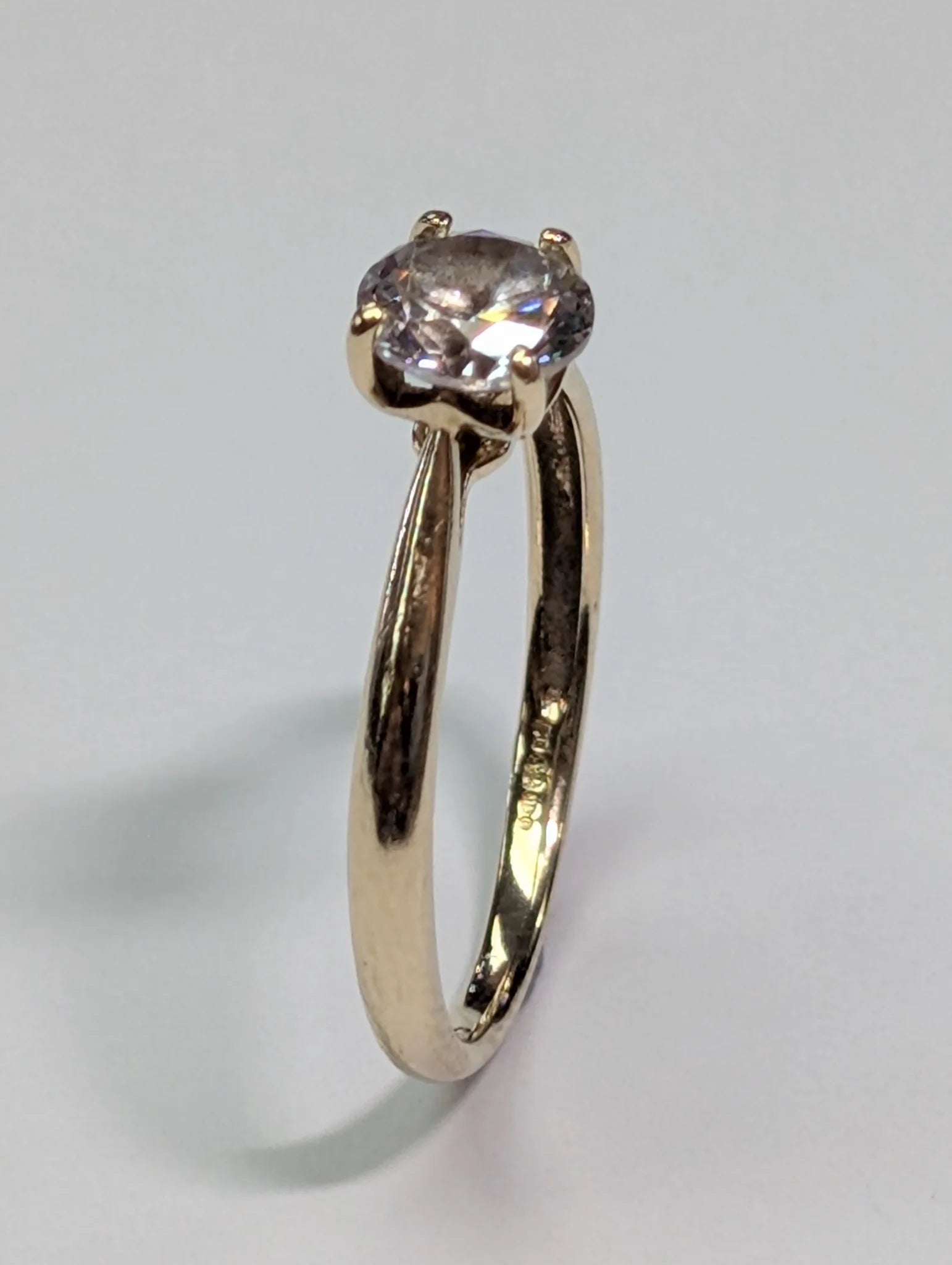 9ct Gold Ring with CZ Stones - Size N