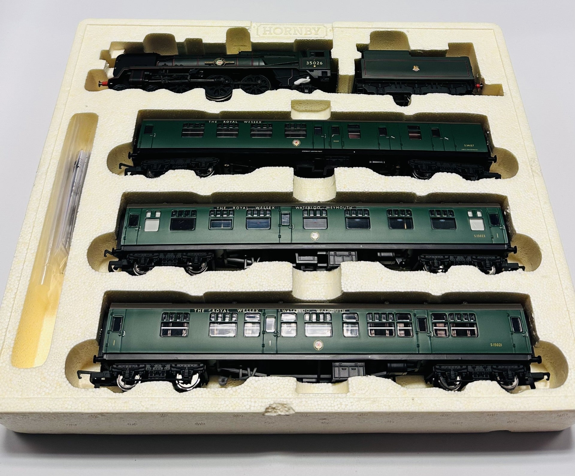 Hornby R2599M The Royal Wessex Train Pack