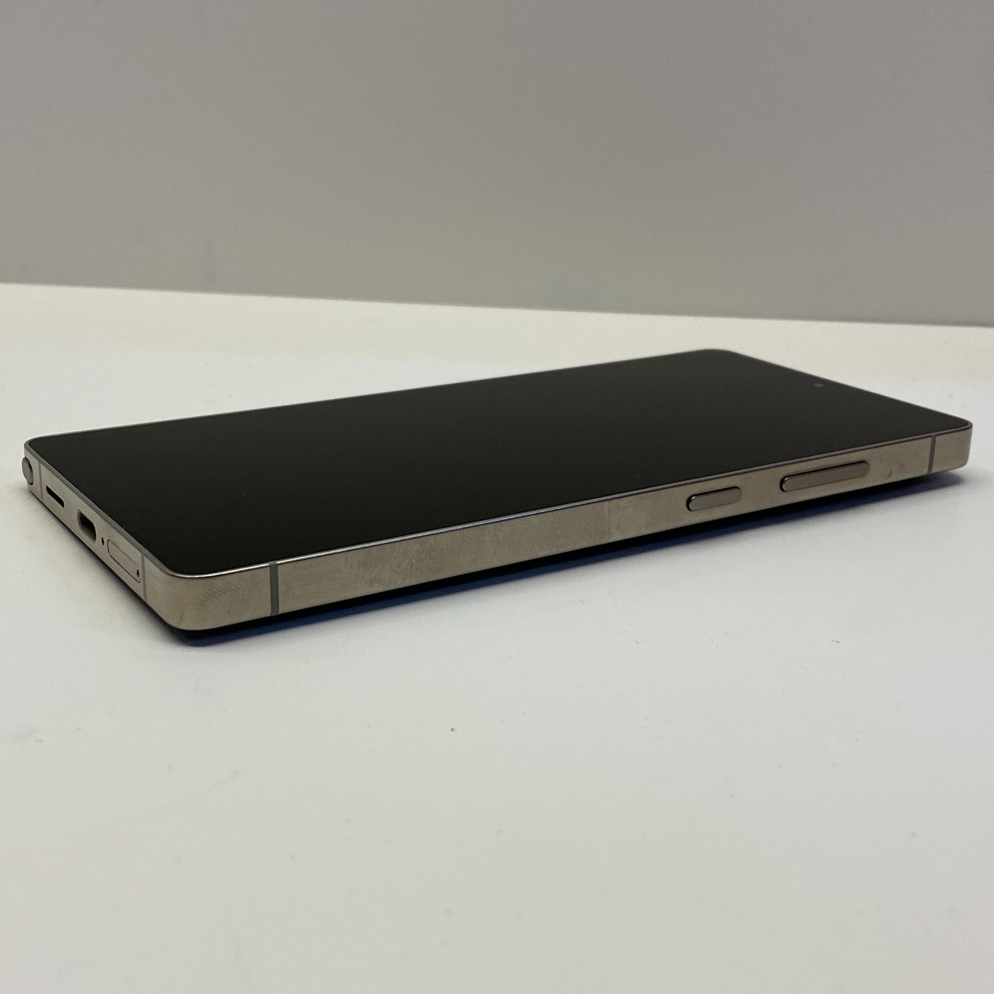 Samsung Galaxy S25 Ultra Unlocked Model SM-S938B/DS 256GB Boxed