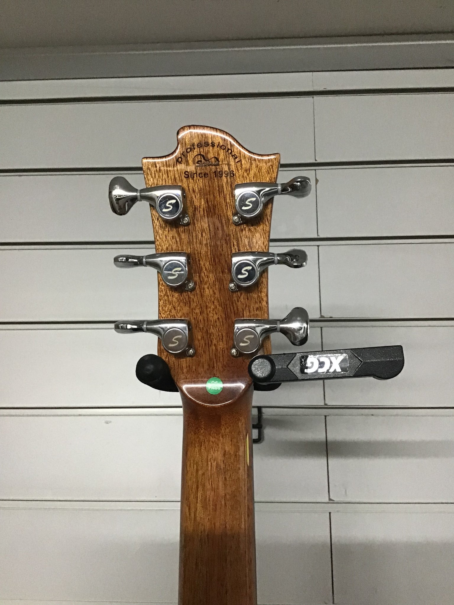 Sevinia Solid Top Series Electro Acoustic Guitar + Soft Case