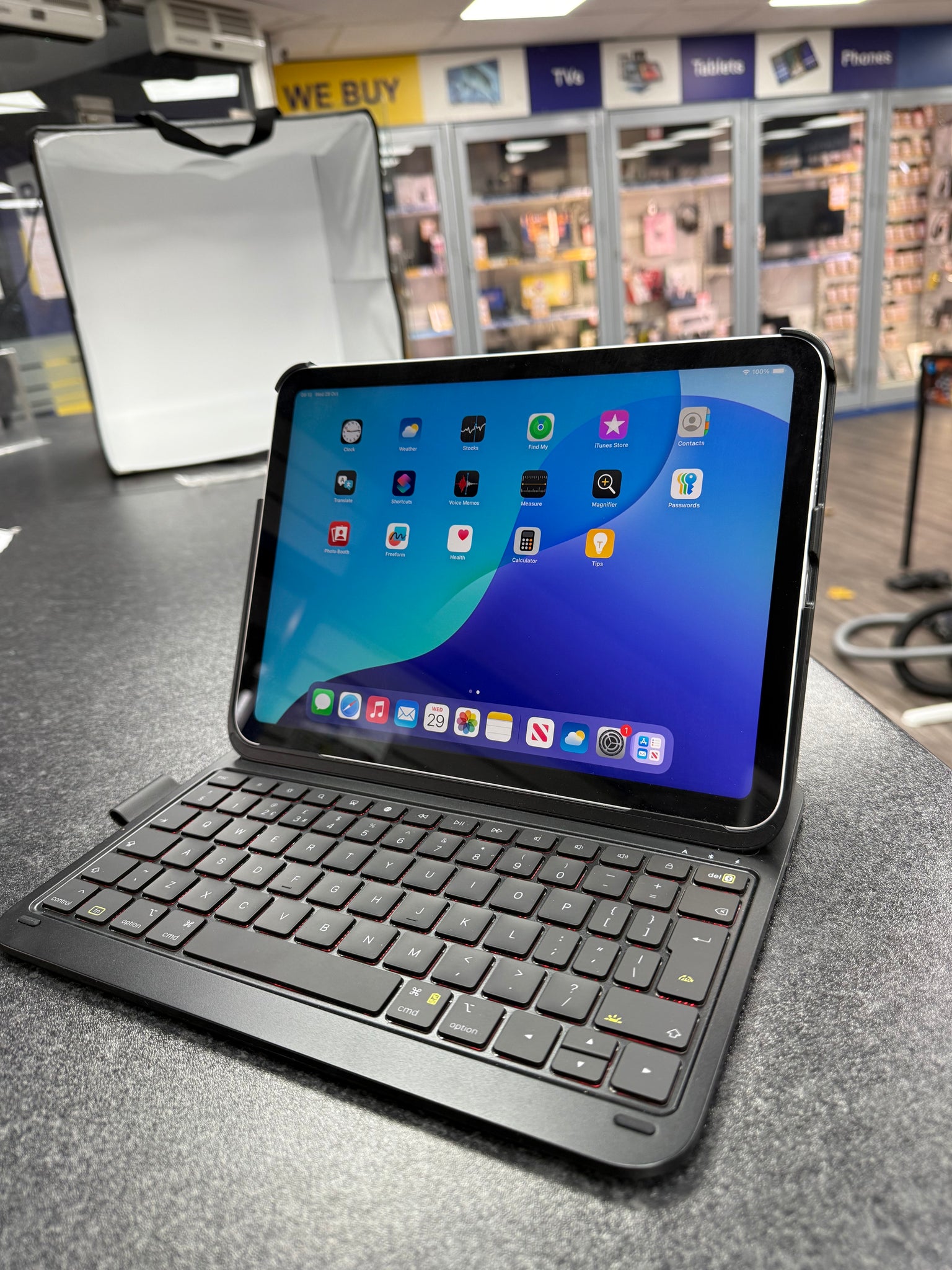 iPad 10th gen 10.9" 64GB - With Keyboard