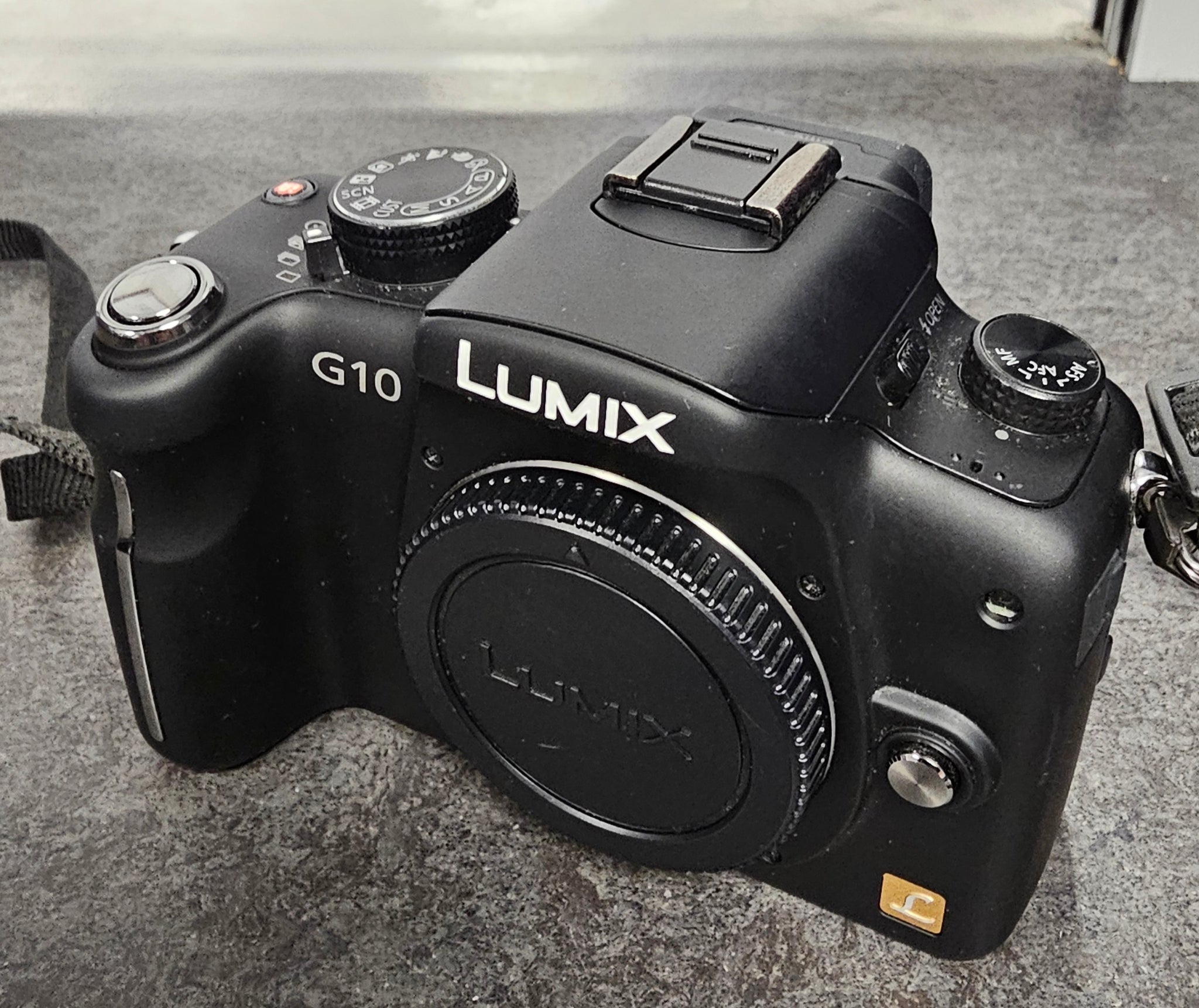 Panasonic Lumix DMC-G10 Mirrorless digital Camera Body Only