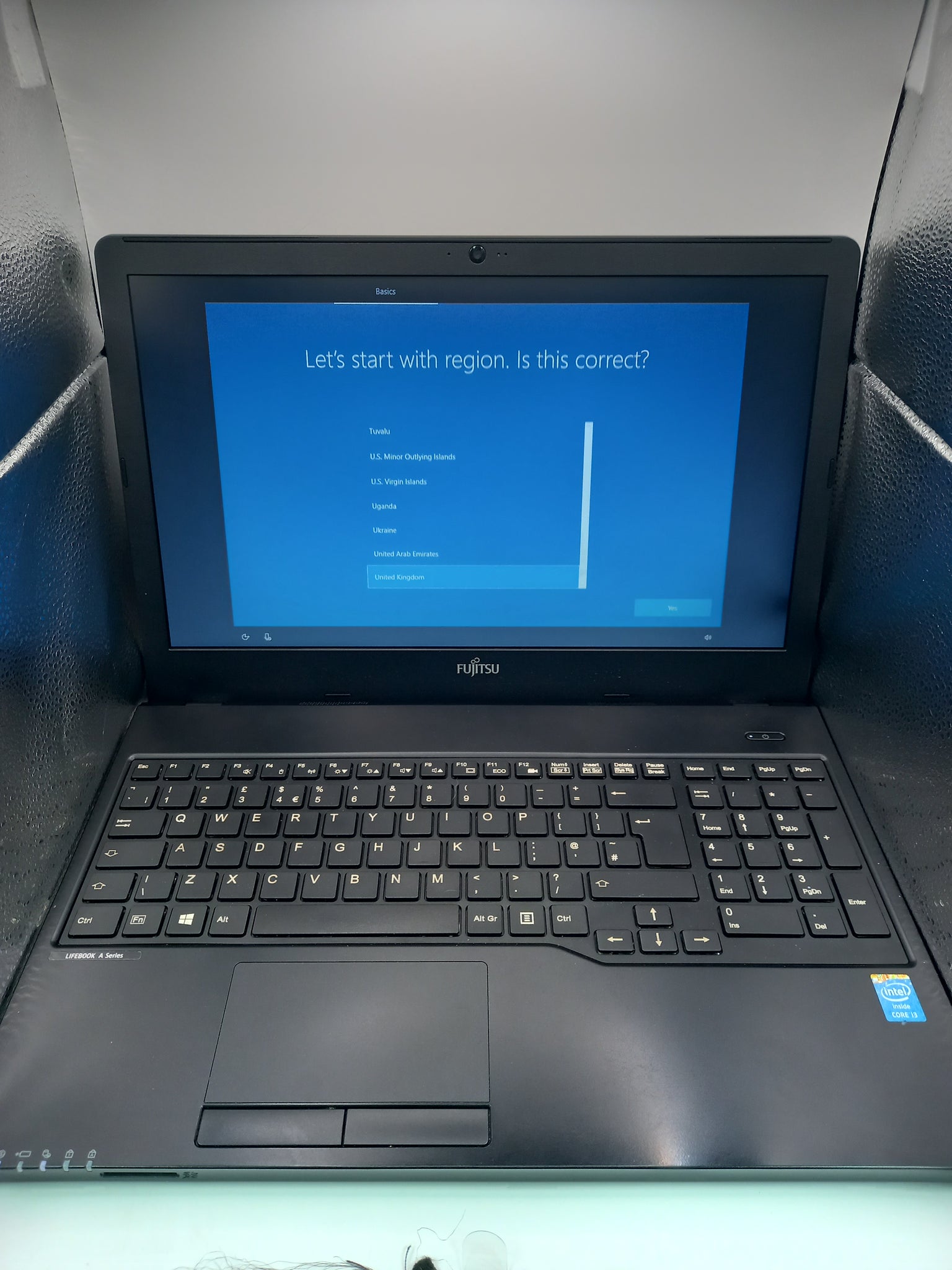 *GRADE D* Fujitsu Lifebook A357/i3-5005u/4GB Ram/256GB SSD/DVD-RW/15"/W10/With Charger