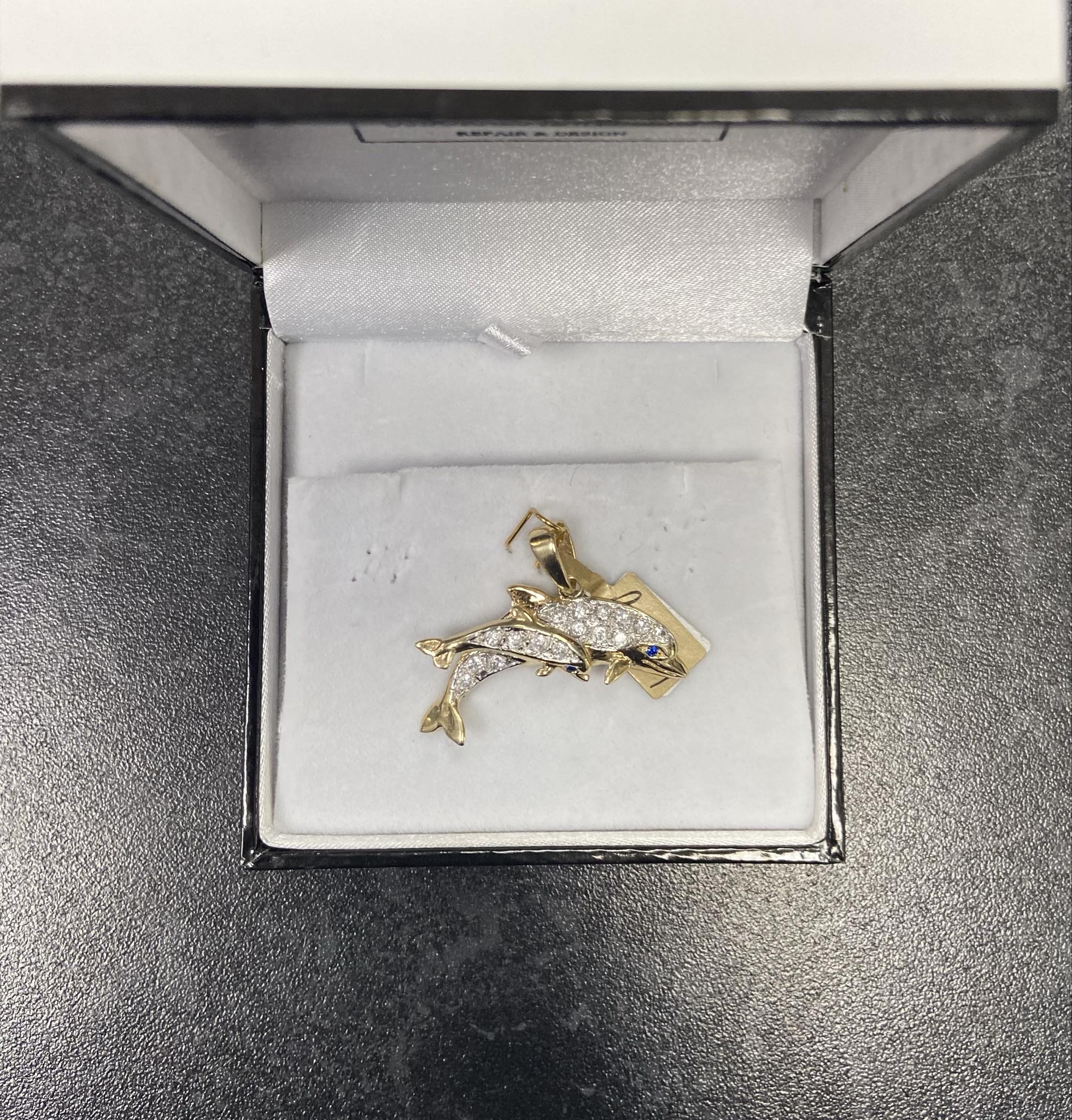 9ct Gold Dolphin Pendant, 5.1g