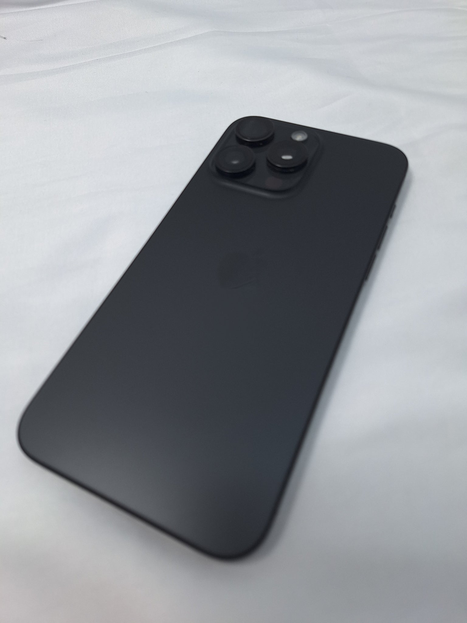 Apple iPhone 15 Pro Max 512GB Black Titanium smartphone boxed 88% batt health