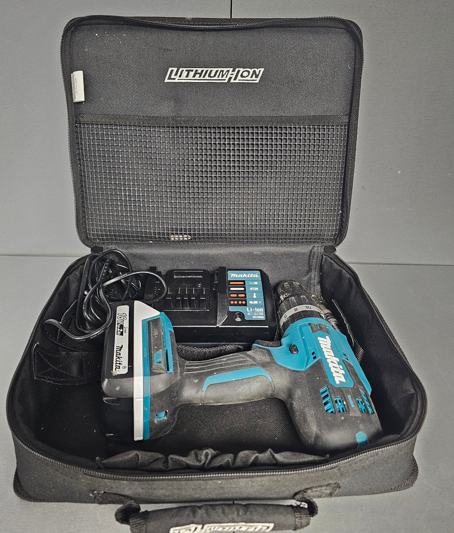 Makita Hp488d Cordless Combi Drill Blue + 1 2.0ah battery & charger