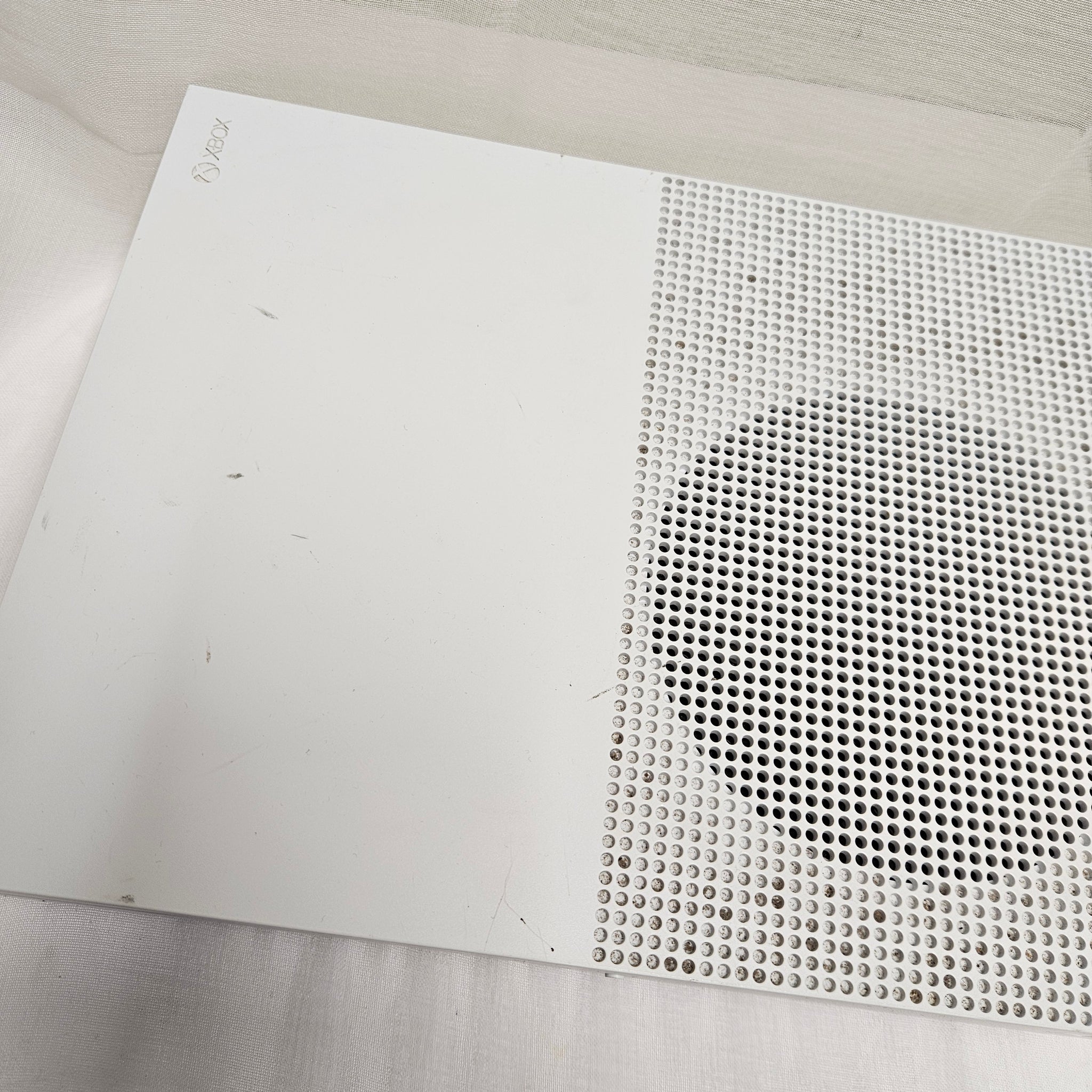 Xbox One S 1TB - White -No controller