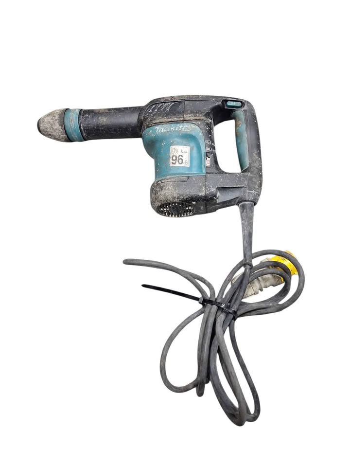 Makita 110v HM0871C SDS Max Demolition Hammer Drill - RRP £399 **VERY WORN**