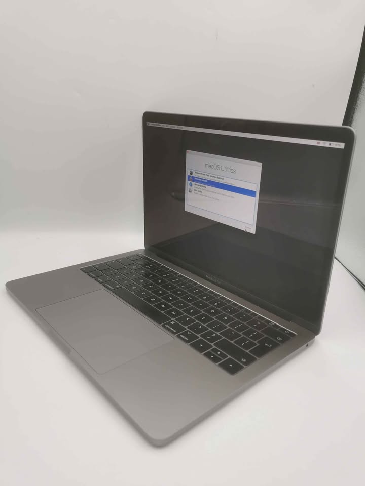 MacBook Pro 14,1, i5-7360U, 8GB Ram, 128GB SSD, 13" Screen, SG, Unboxed