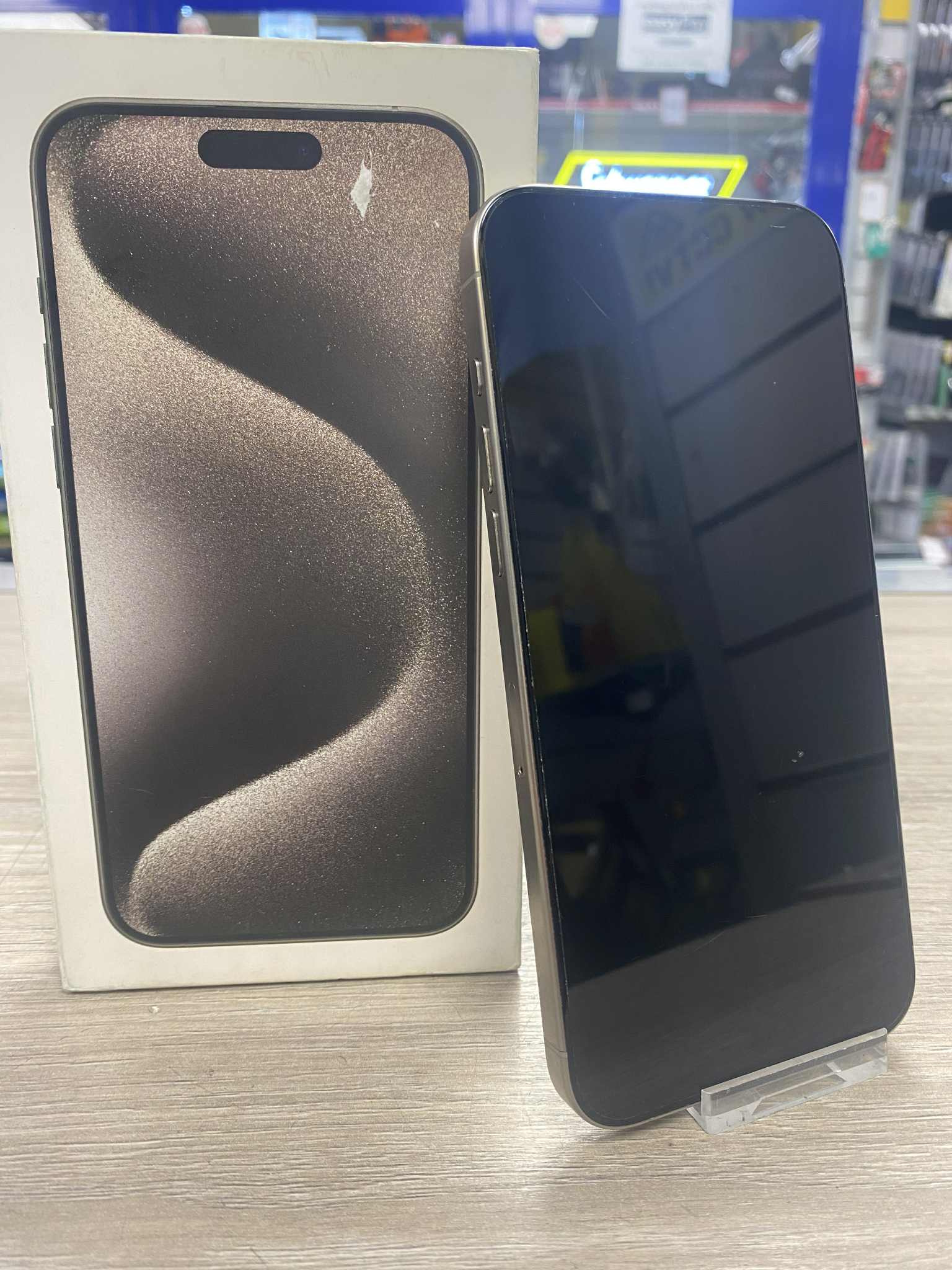 Apple iPhone 15 Pro Max 256GB Natural Titanium, Unlocked C