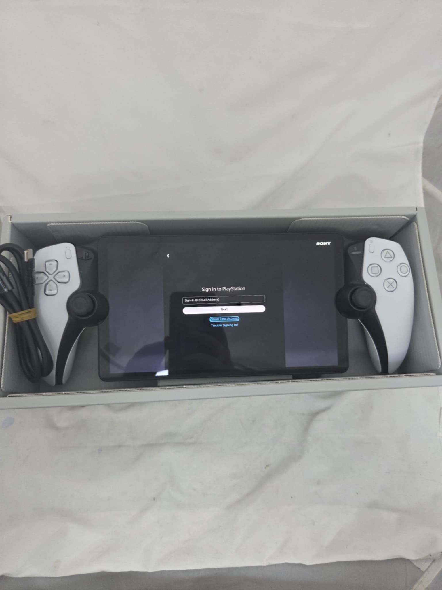 PlayStation Portal Remote Player , white , boxed