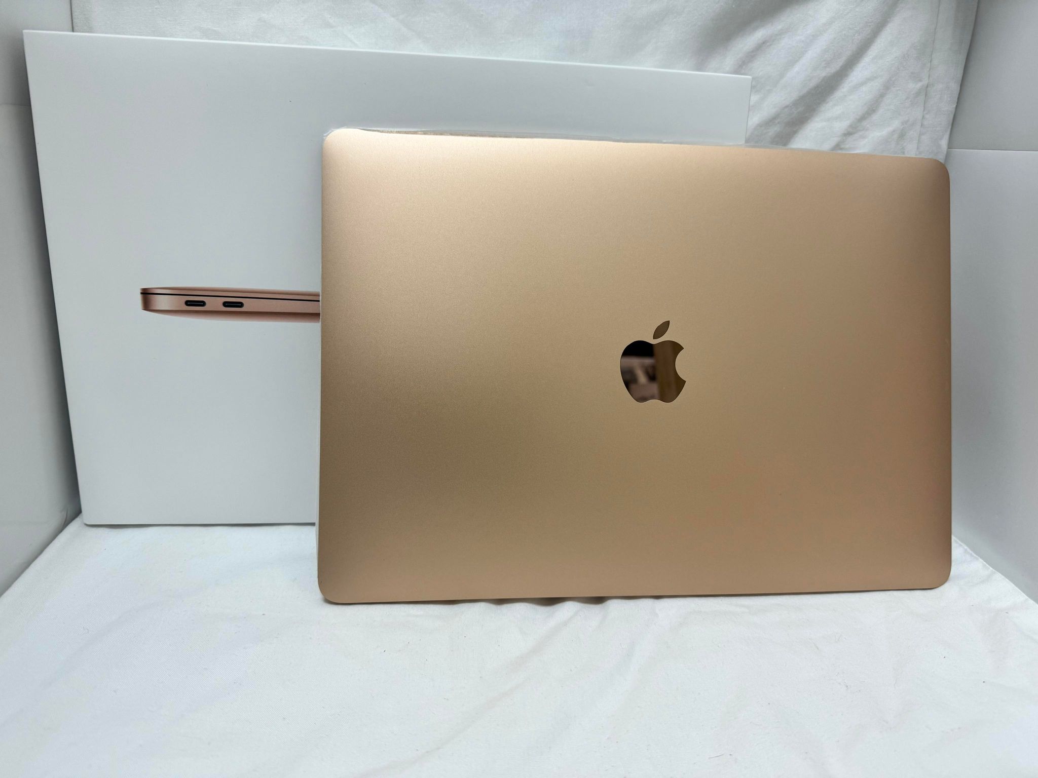MacBook Air 10 (M1, 2020)