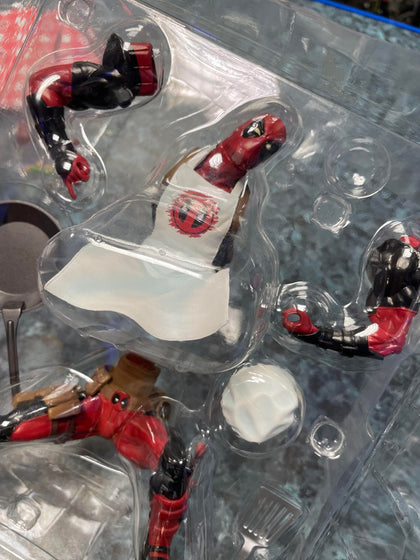 DEADPOOL COOKING FIGURE 1/10 SCALE.