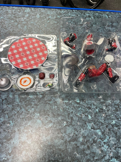 DEADPOOL COOKING FIGURE 1/10 SCALE.