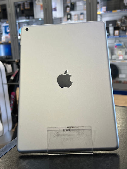 Apple iPad 8th Generation (Silver) - 32GB - WiFi