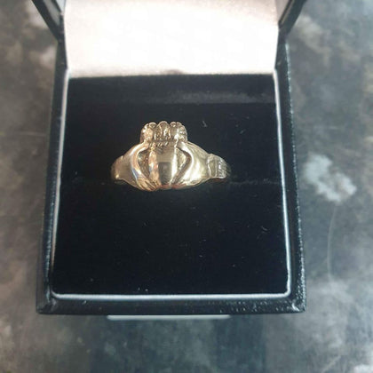 9ct Yellow Gold Claddagh Ring - Size Q