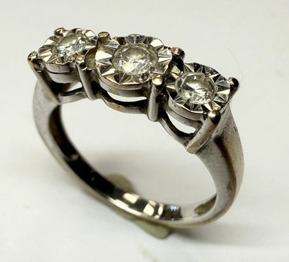 18ct White gold three stone diamond ring size I