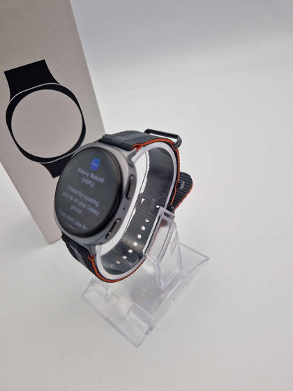 Samsung Galaxy Watch8 Smartwatch - 40mm - Bluetooth - Graphite - Boxed In Excellent Condition