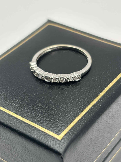 18ct white gold stone ring 1.43g size L with box