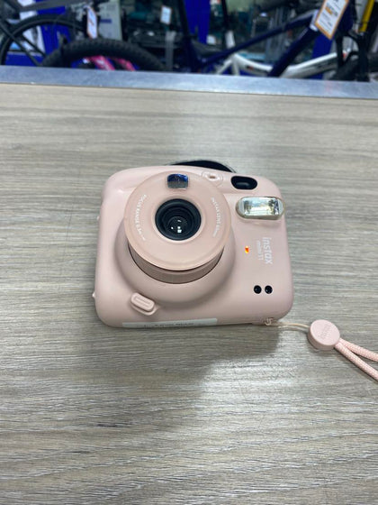 FujiFilm Instax Mini 11 Camera