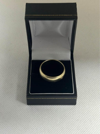 9ct yellow gold wedding band 9.3G size X hallmarked 375