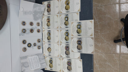 9ct Gold Coins Her Majesty A Life in Pictures Complete Collector Set Collectible 8g 9ct coin included