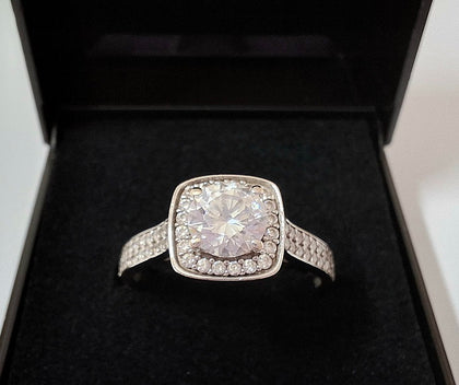 9 Carat White Gold Ring Size P