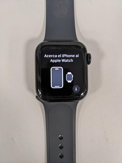 Appple Smart Watch SE 2nd 40mm (with box and charger)