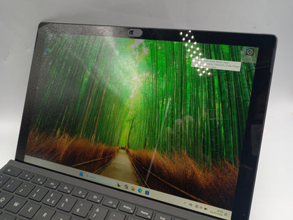 Microsoft Surface Pro 6/256GB SSD/8GB RAM/i5-8350u/W11/Unboxed with Charger
