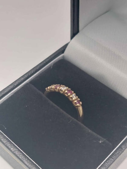 (9ct Hallmarked&Tested), Gold Ring With Red And White Gems, Weight: 1.20g, Size L