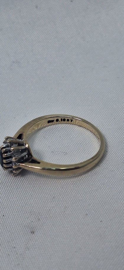 9ct Yellow Gold Ladies Ring With Black Stones & 0.10ct Diamond - Size N - 2.84 Grams