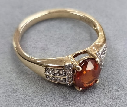 9ct Gold Ring /Orange Stone Size Q