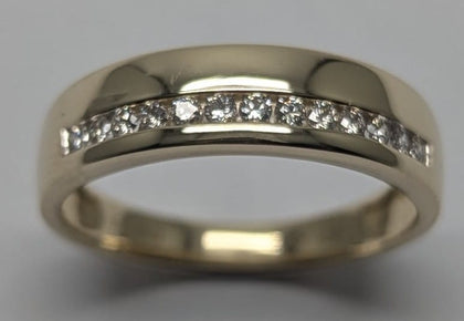 9ct gold, Size V 0.25ct Diamond Ring, 13 brilliant round cut 1.7mm diamonds MENS RING.